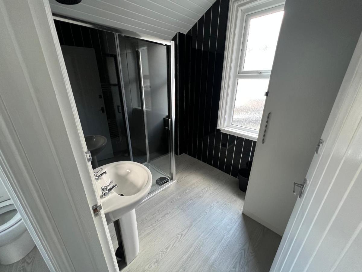 Appartamento Safari Apartment, Free Parking, 10min Walk To Tower, Sleeps 12 *